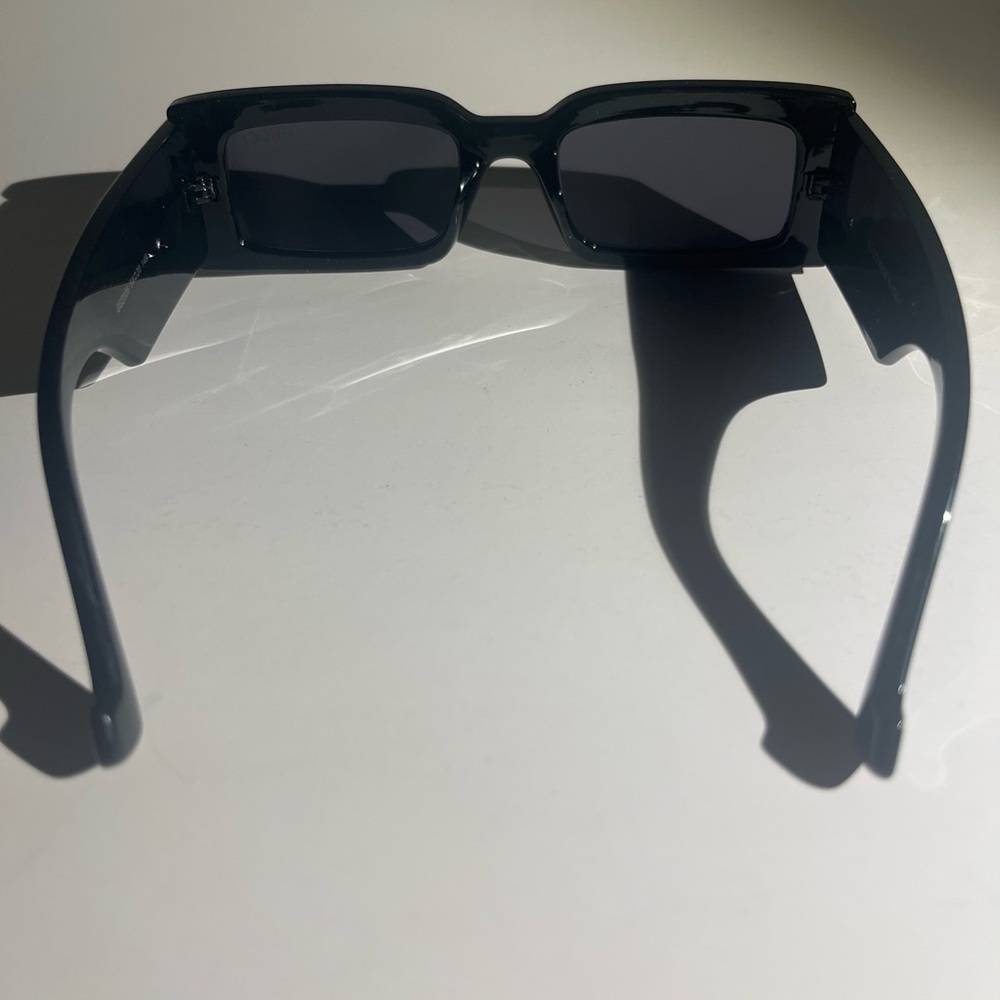Black Gucci Rectangular Sunglasses - image 3